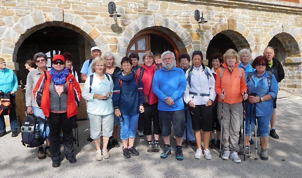 Setkání na Velké Javořině se zúčastnilo také 19 turistů z Adamova